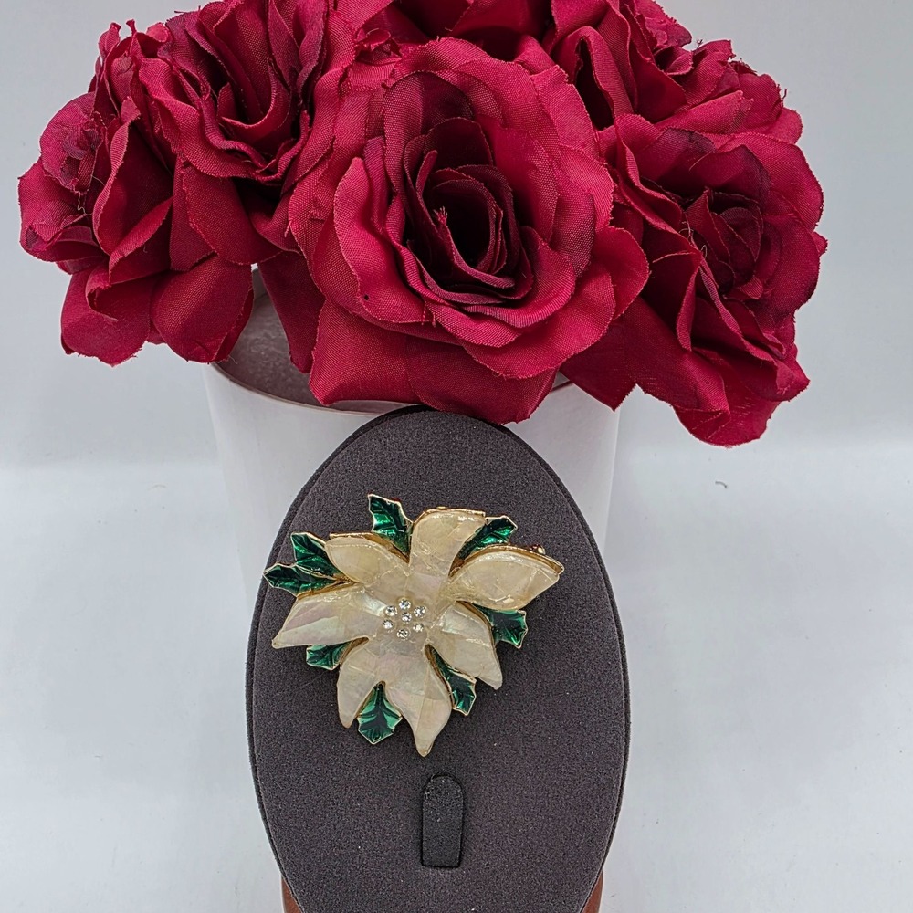 VTG Lauren Elizabeth Poinsettia Flower Brooch‎ MOP Enamel Gold Tone Christmas